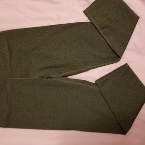 Fabletics ankle length leggings